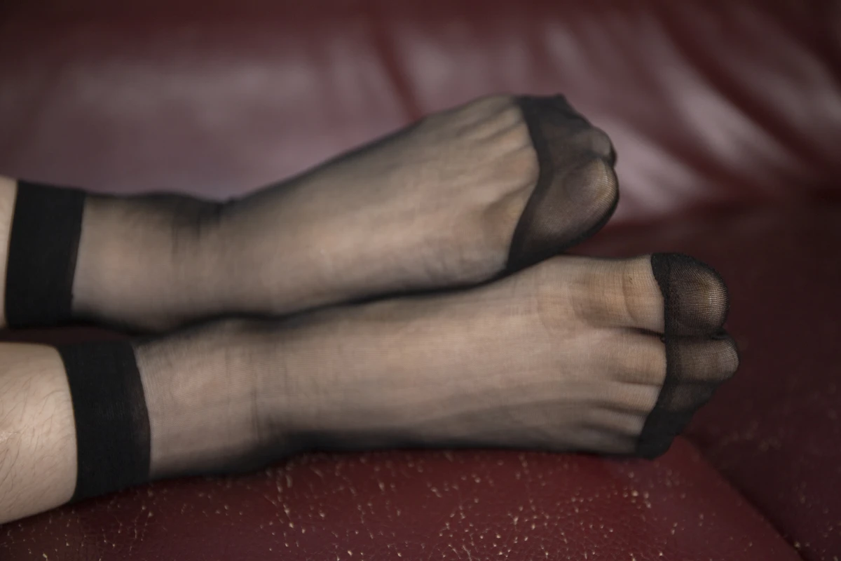 [Mzsock] NO.015 The little beauty Jinger returns to the masterpiece, the temptation of beautiful feet in black stockings Southern football skills#[128P]-85